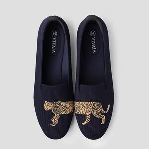 VIVIA ROUND TOE EMBROIDERED LOAFER AUDREY NAVY CHEETAH - 7.5